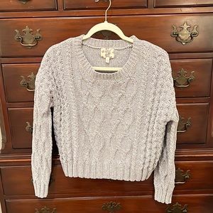 Plush crew neck cable knit sweater- size large